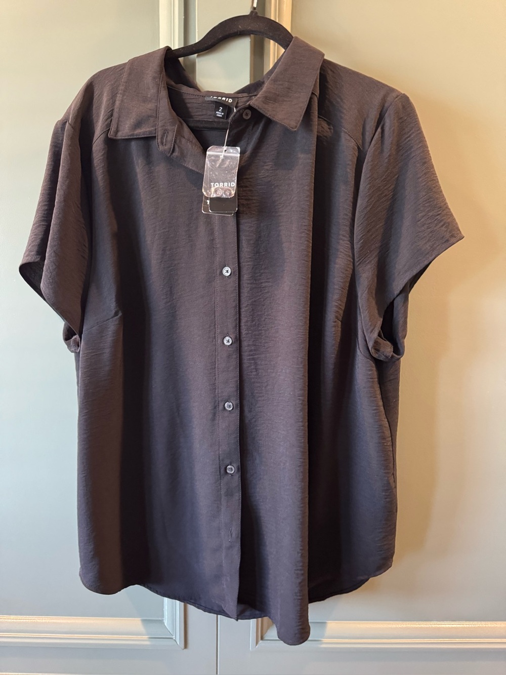 NWT Torrid Black Short-Sleeve Button-Down Blouse